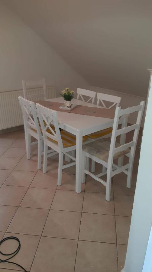 Rege Apartman Alsoors Exterior photo