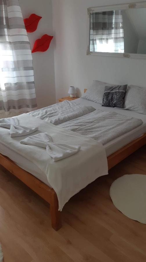 Rege Apartman Alsoors Exterior photo