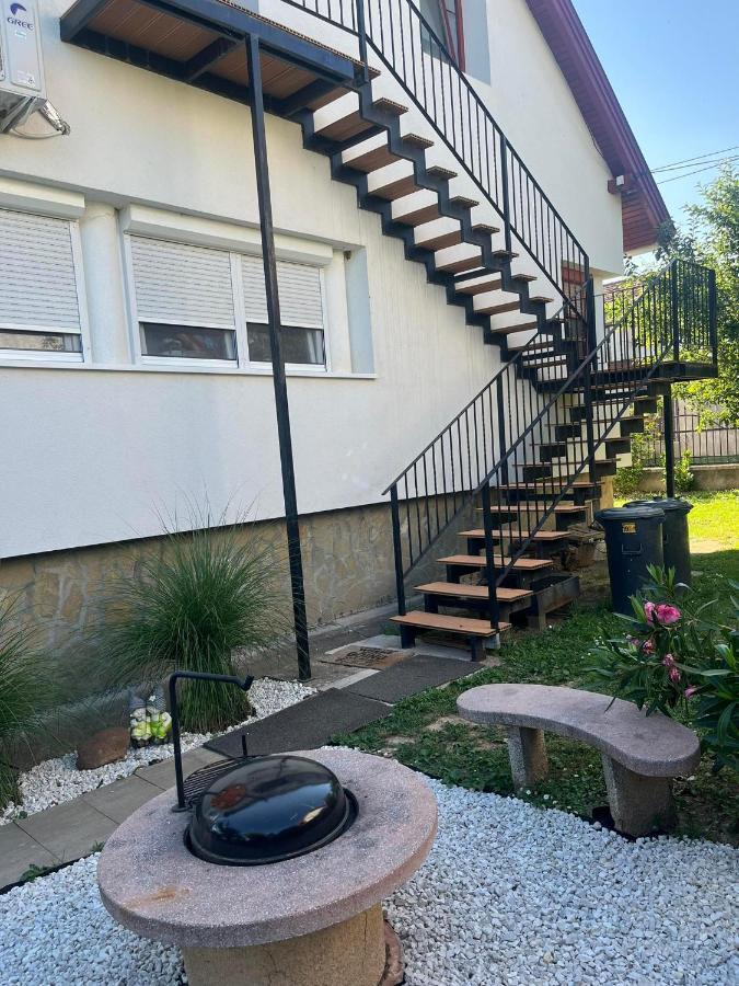 Rege Apartman Alsoors Exterior photo